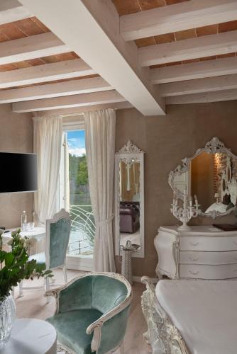Borghetto Bed & Breakfast | Regia Rosetta - Royal Rooms Borghetto