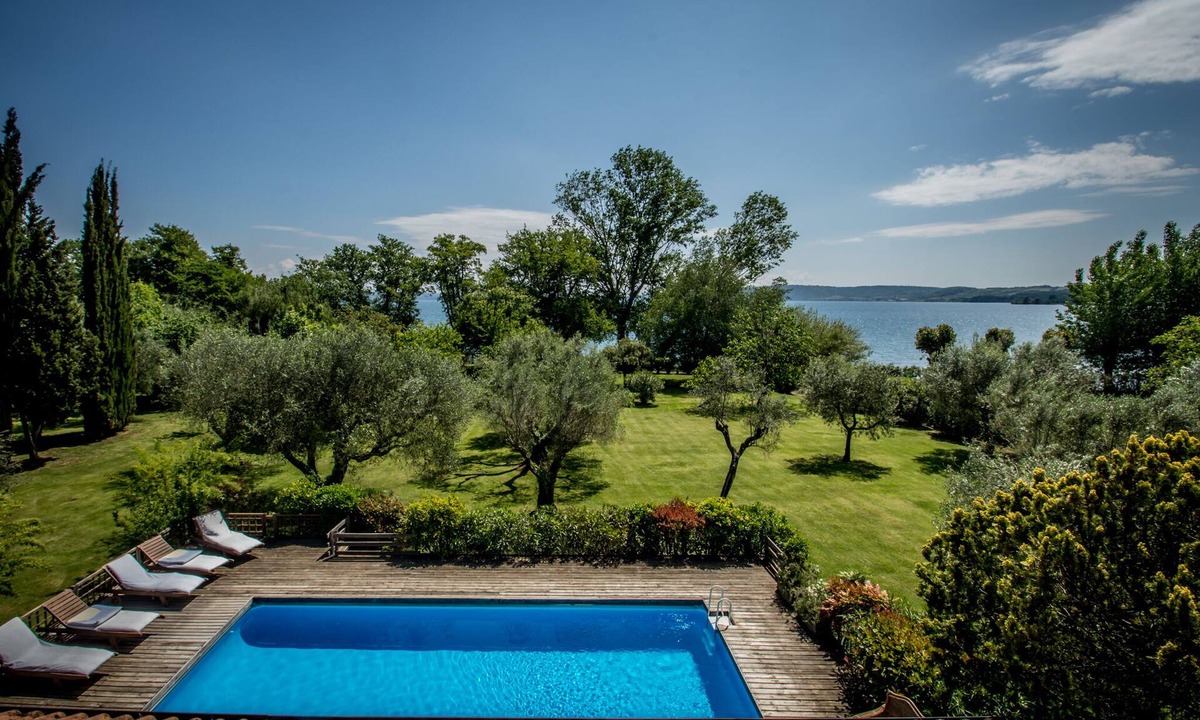 Lake Bracciano Villa | Relax and Culture: Villa near Rome on the lake shore, with private beach