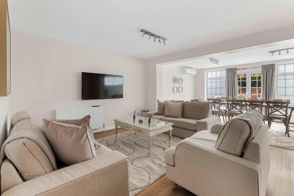 St. Johns Wood House | Residence Next To Regents Park AC