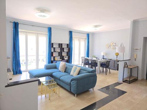 Gaeta Apartment | Residenza Cristallo, 150mq fronte mare con parcheggio in zona VIP