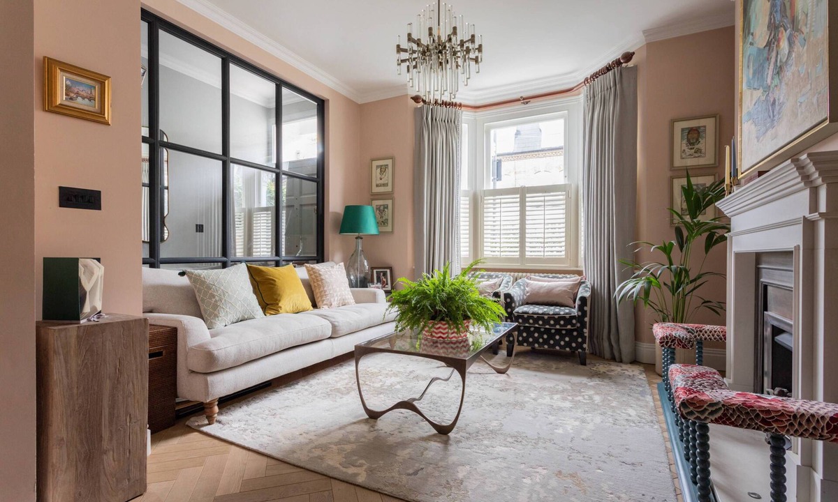 Town Apartment | Rigault Road - Four Bedroom Apartment, Sleeps 8