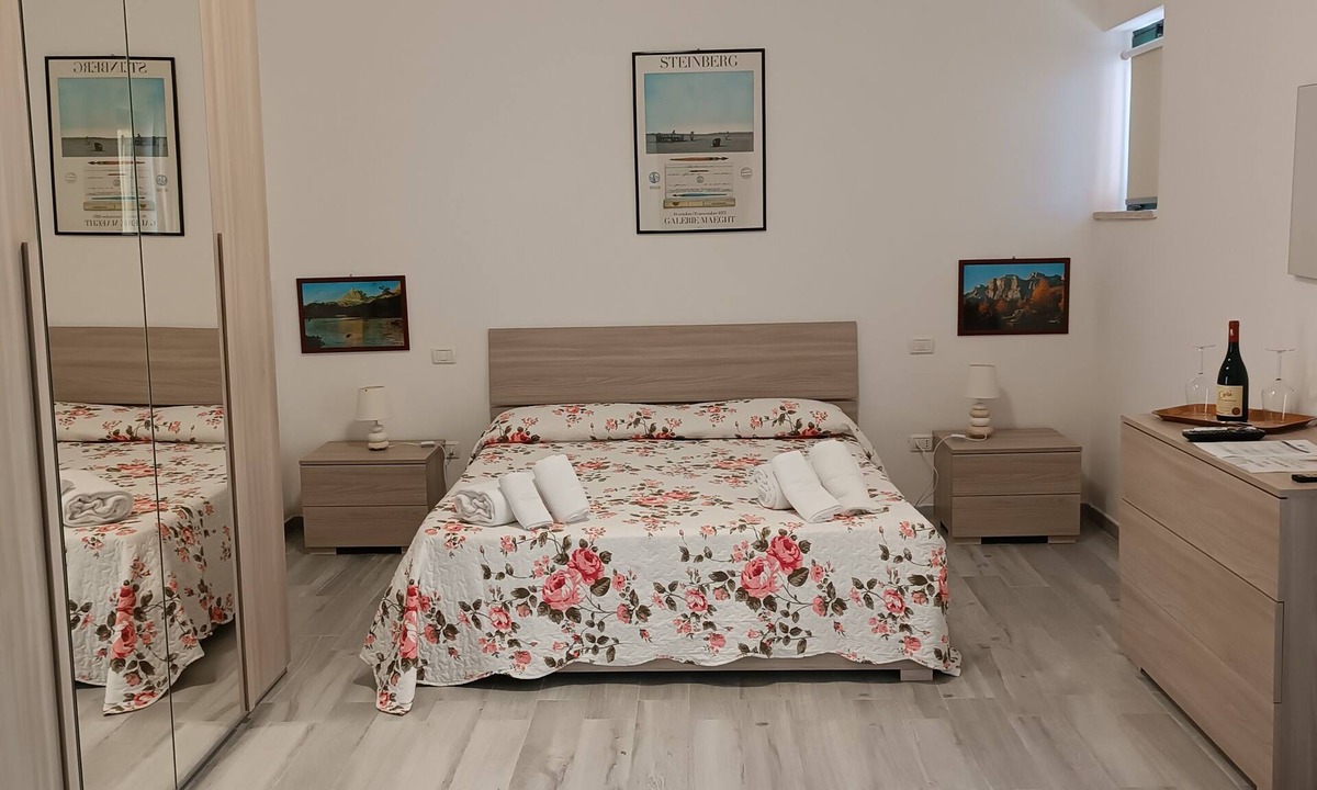 Montedinove House | Romantic Double Room with pool