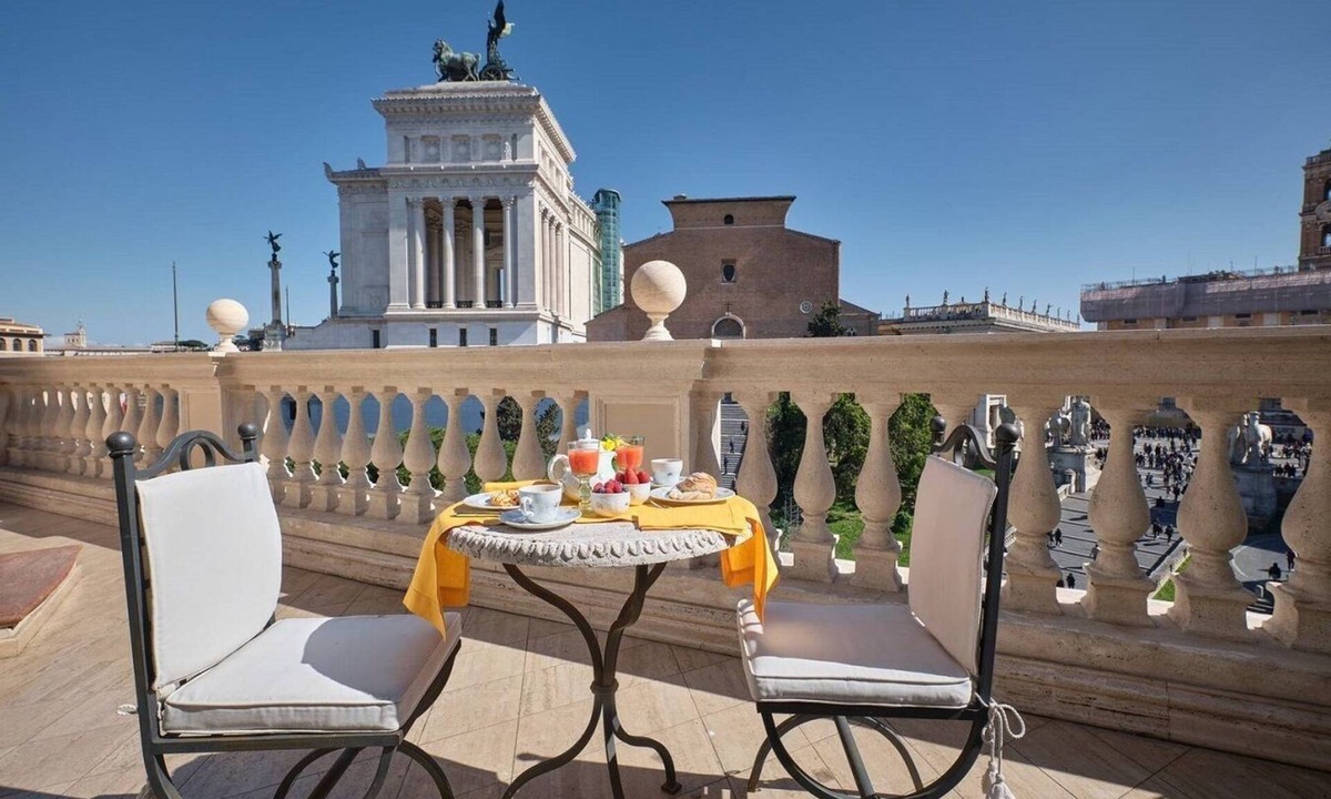 Campitelli Apartment | Rome's Most Iconic Squares, Piazza Venezia View Apartment.