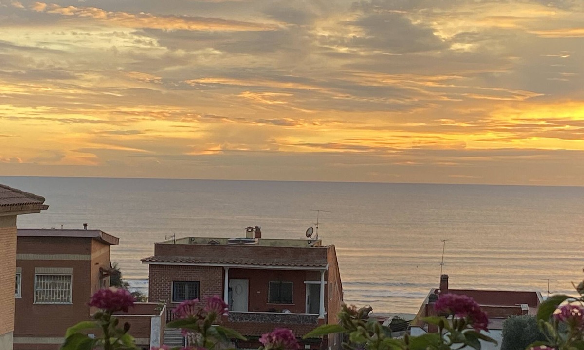 Torvaianica Condo | Rome w/Sea View- Beach 50m, Comfortable, Clean, AC, On-site Parking Included