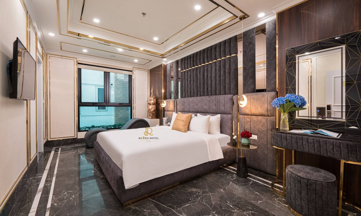 Hoang Mai Hotel | Romeo 2 Hotel HN by Bay Luxury