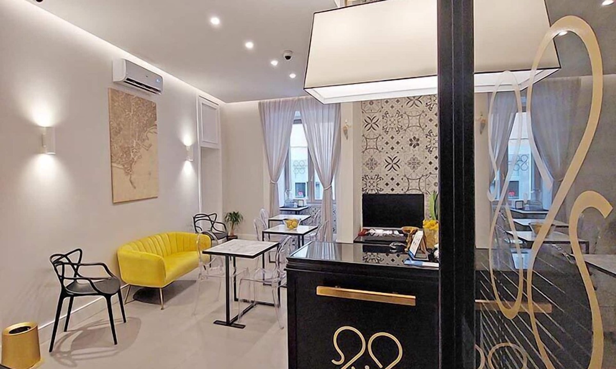 Quartieri Spagnoli Bed & Breakfast | Room 4 - King Superior