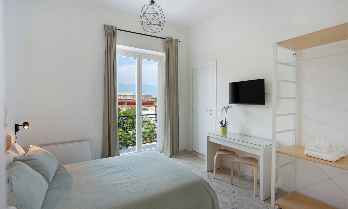 Pagani Bed & Breakfast | Room 'Camera Matrimoniale Pagani' with Shared Terrace, Wi-Fi and Air Conditioning