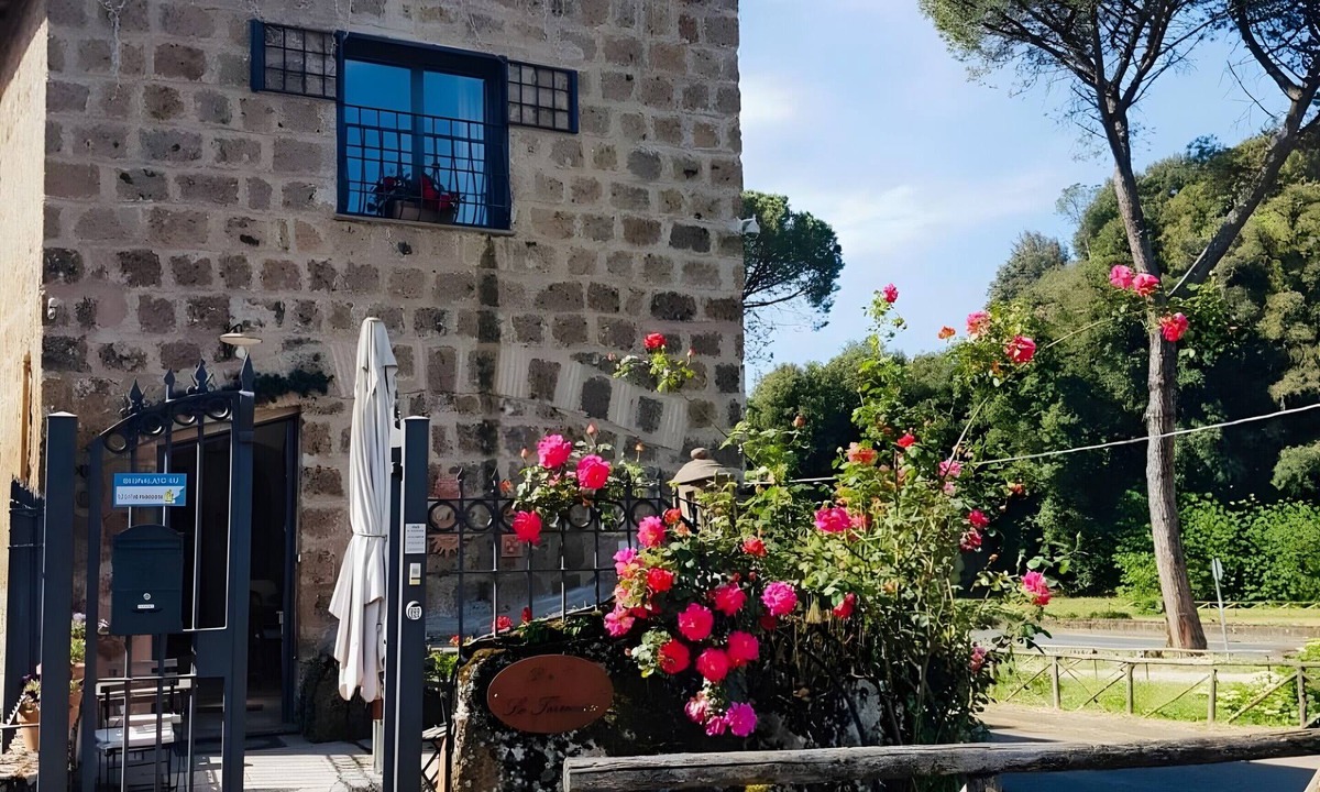 Sutri Apartment | Room 'Via Francigena' with Wi-Fi and Air Conditioning