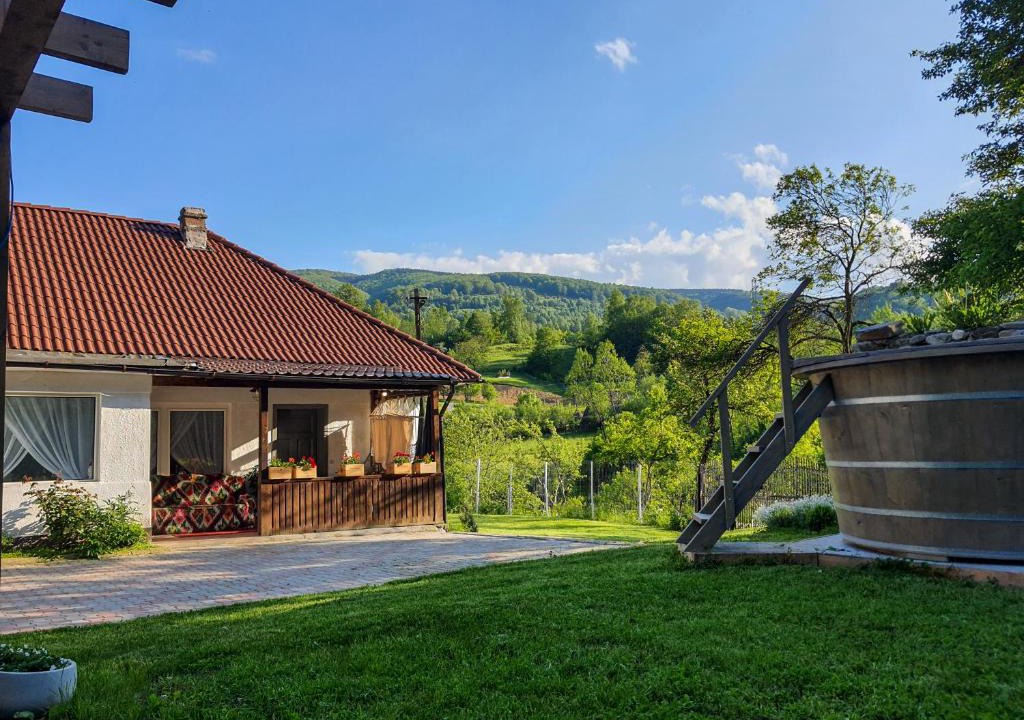 Vulcan House | Roua Land