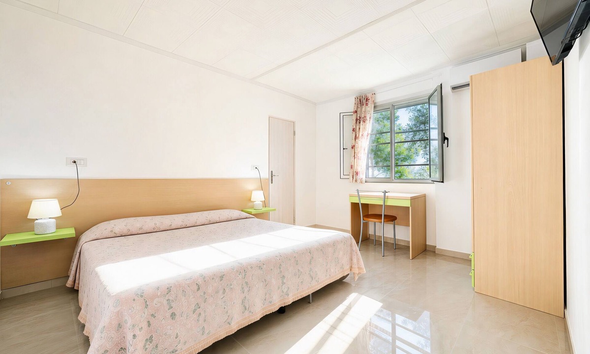 Mattinata House | San Michele - 7 - Bungalow with Sea View Window, Wi-Fi, and Air Conditioning