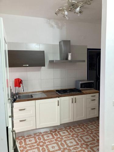 Campomarino Apartment | Santa Monica LeoRina