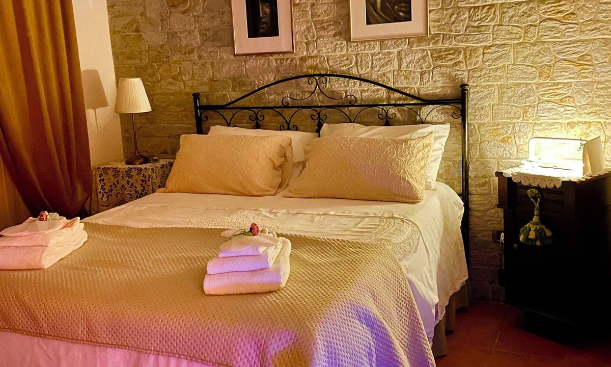 Trivigno House | SantAntó House. In the heart of the Lucanian Dolomites 120m.