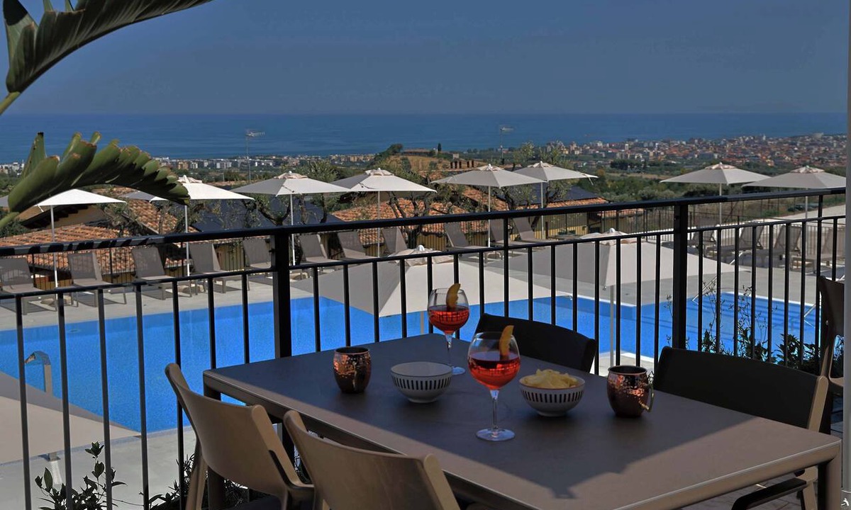 Colonnella Apartment | Sea View apartment by Parco Valle Della Civita