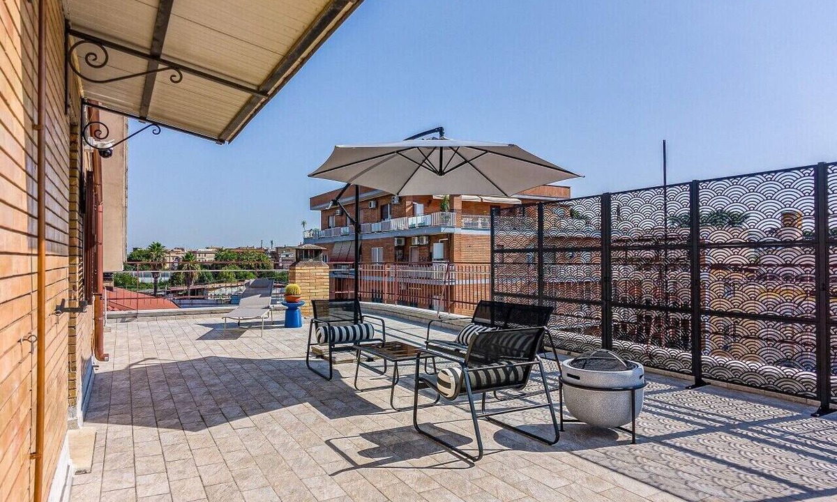 Zona XVI Torrenova Apartment | Secret Rooftop Suite – Tor Vergata Metro C