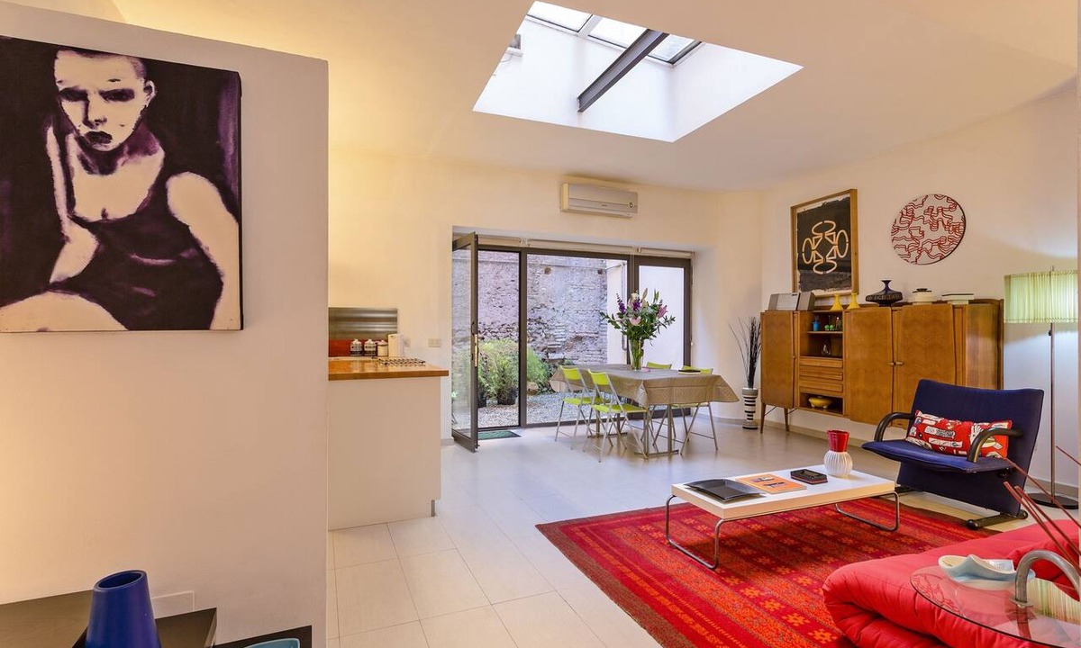 Monti Apartment | Selci | 10-minutes walk from the Colosseum!