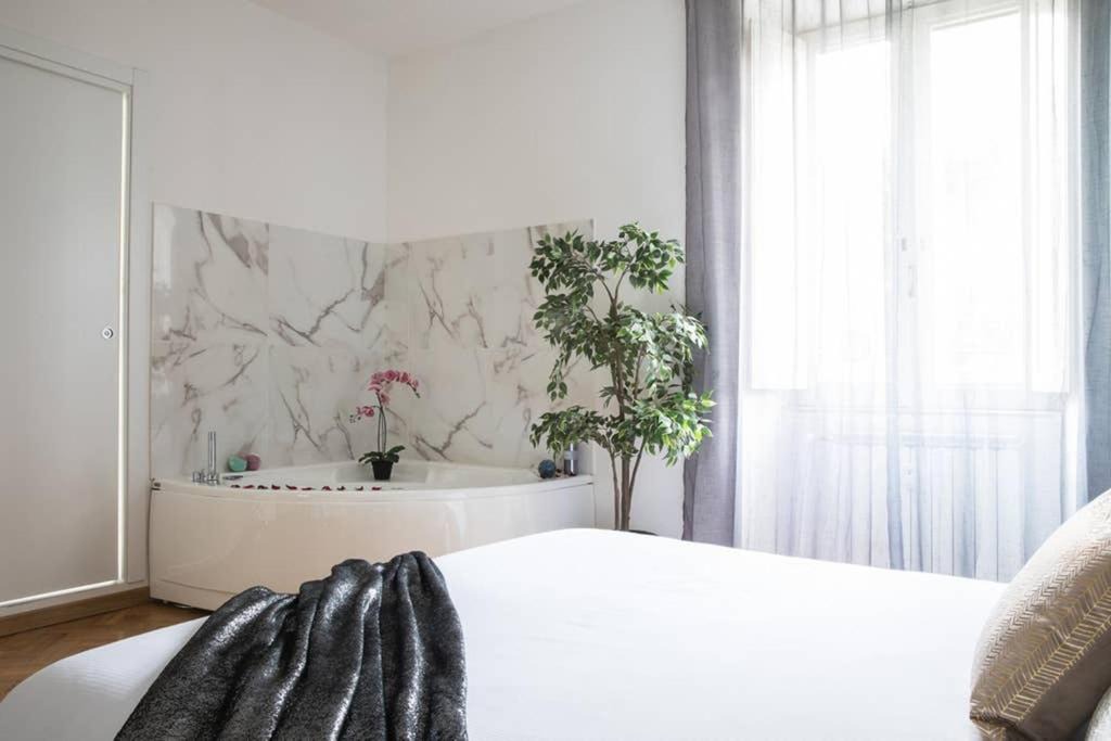 Trastevere Apartment | Silver Luxury Jacuzzi Suite Trastevere