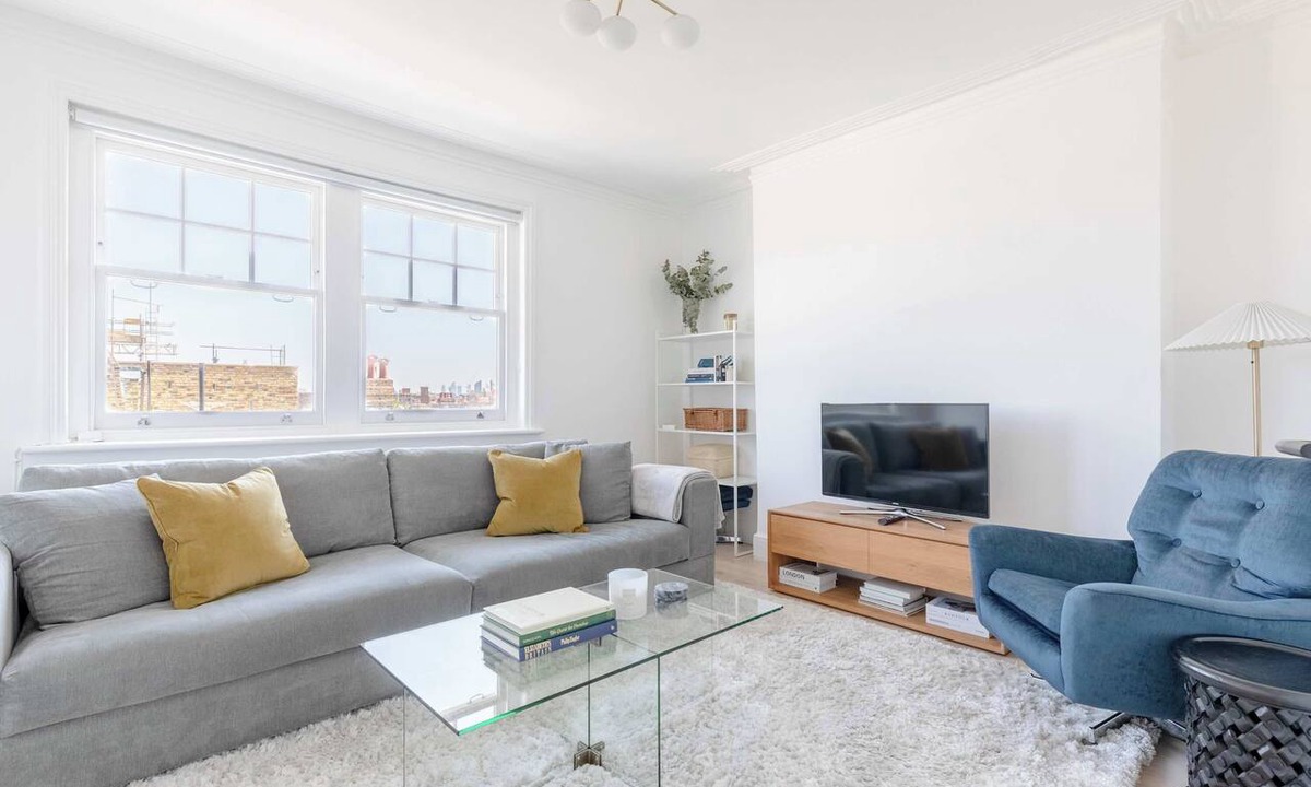 Munster Apartment | Sleek Scandi Inspired 2BDR Flat inFulham