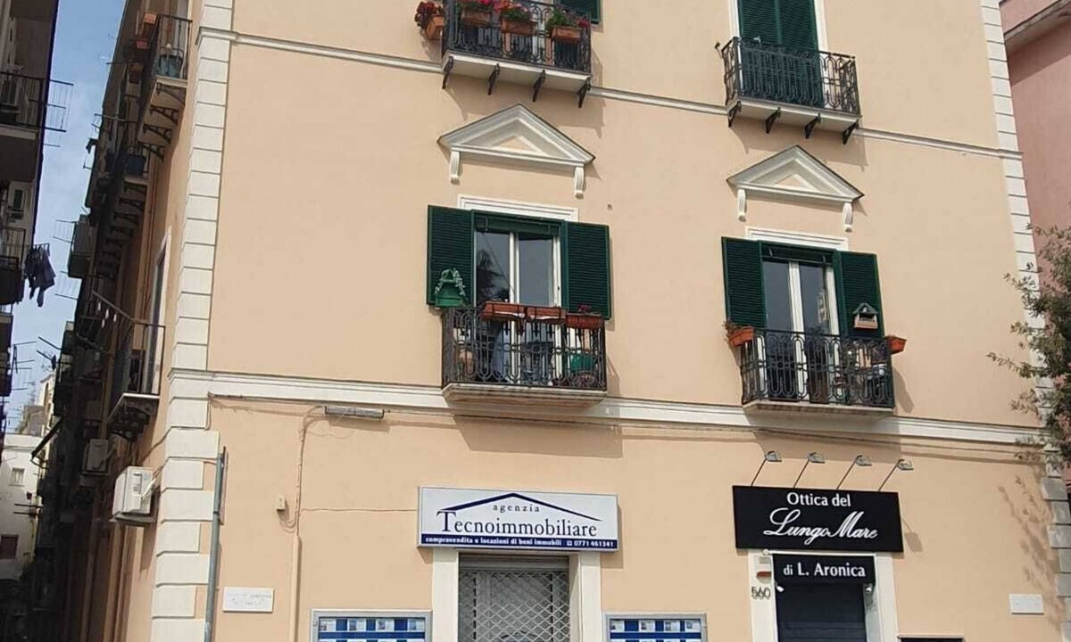 Gaeta Apartment | SoleLuna Gaeta seafront vacation home. Small pets welcome.