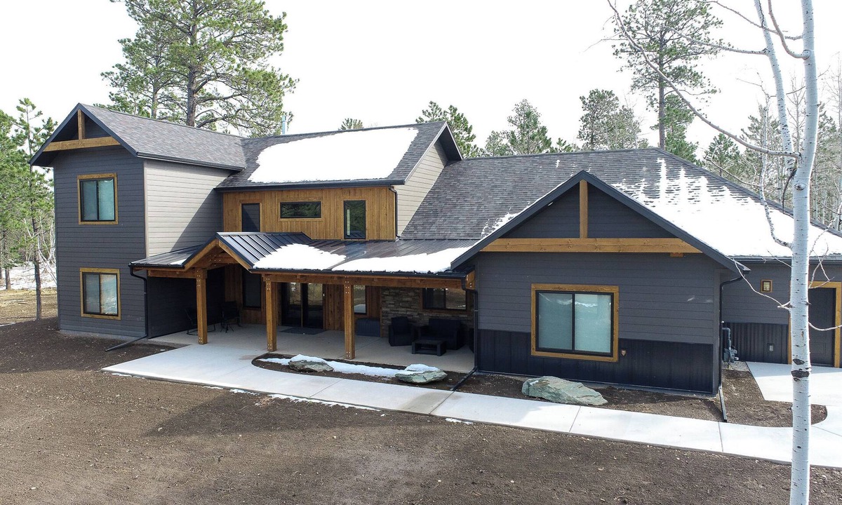 Lead Cabin | Spacious Zero-Entry 3400 Sq. Ft. Lodge on 2 Acres w/Clubhouse Access!