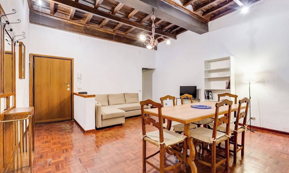 Rione IV Campo Marzio Apartment | Spanish Steps Spacious Apartment