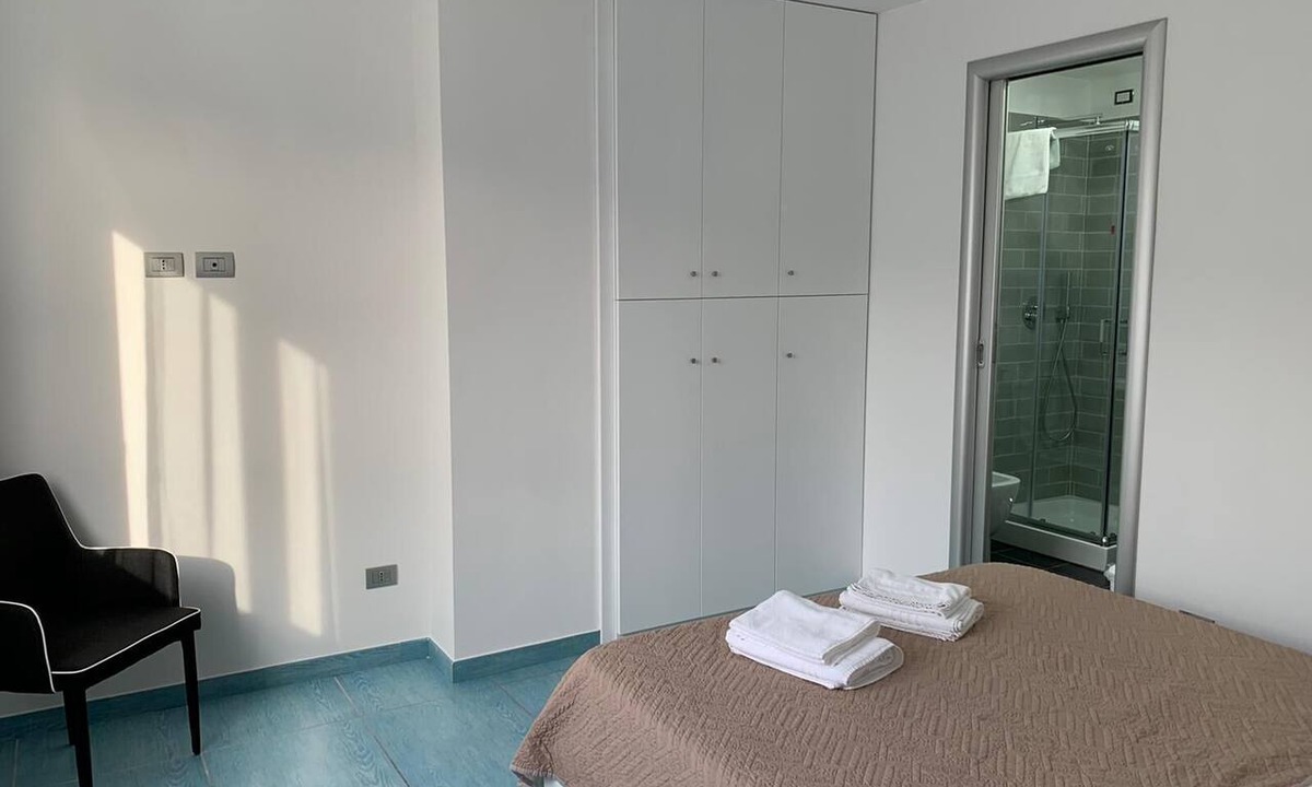 Naples Apartment | Spazioso appartamento vicino l' aeroporto.