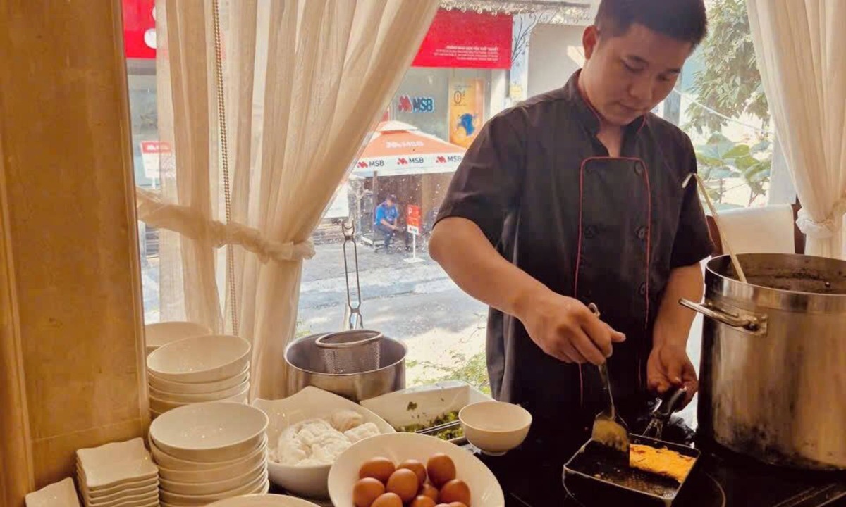 Dich Vong Hau Hotel | Spring Hotel Hanoi