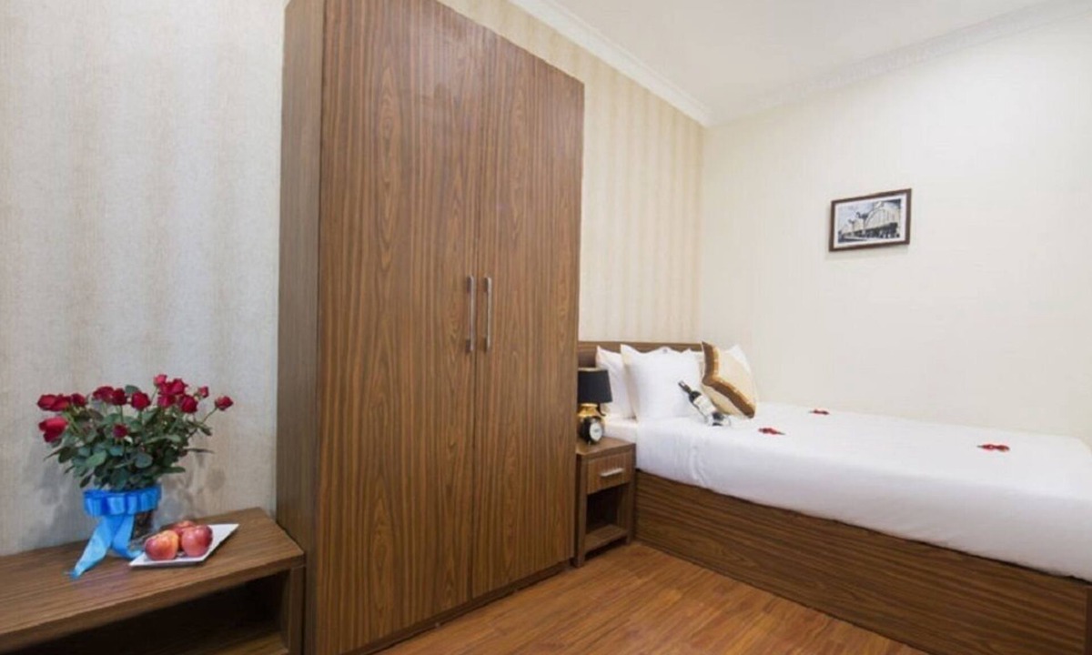 Hang Trong Hotel | Standard Double room in the heart of the old quarter