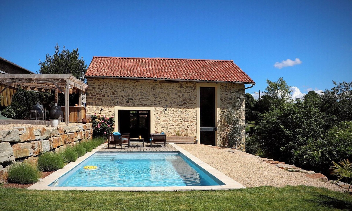 Saint-Victurnien House | Stone house with swimming pool in the countryside