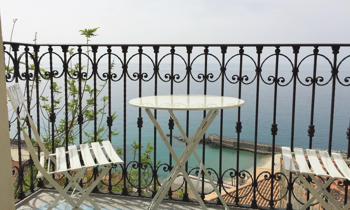 Pizzo Apartment | STUDIO BELLAVISTA in charming fisher village by the sea + GARAGE + WIFI