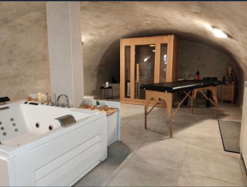 Dallet Apartment | Studio Glamour avec espace balnéo privé