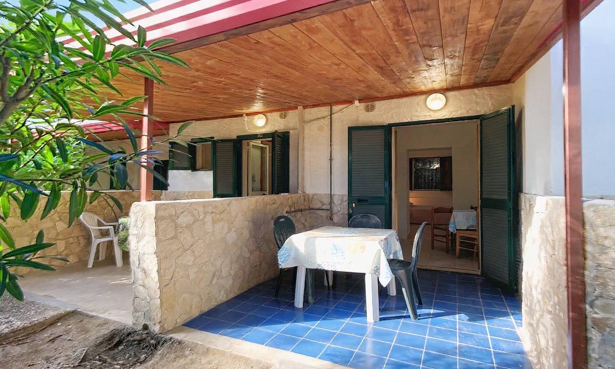 Scialara Apartment | Studio 'Sabbia D'oro 101' with Shared Pool and Wi-Fi