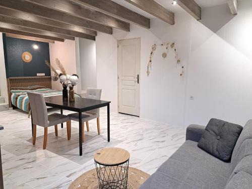 Le Puy d'Alon Apartment | studio Saphyr