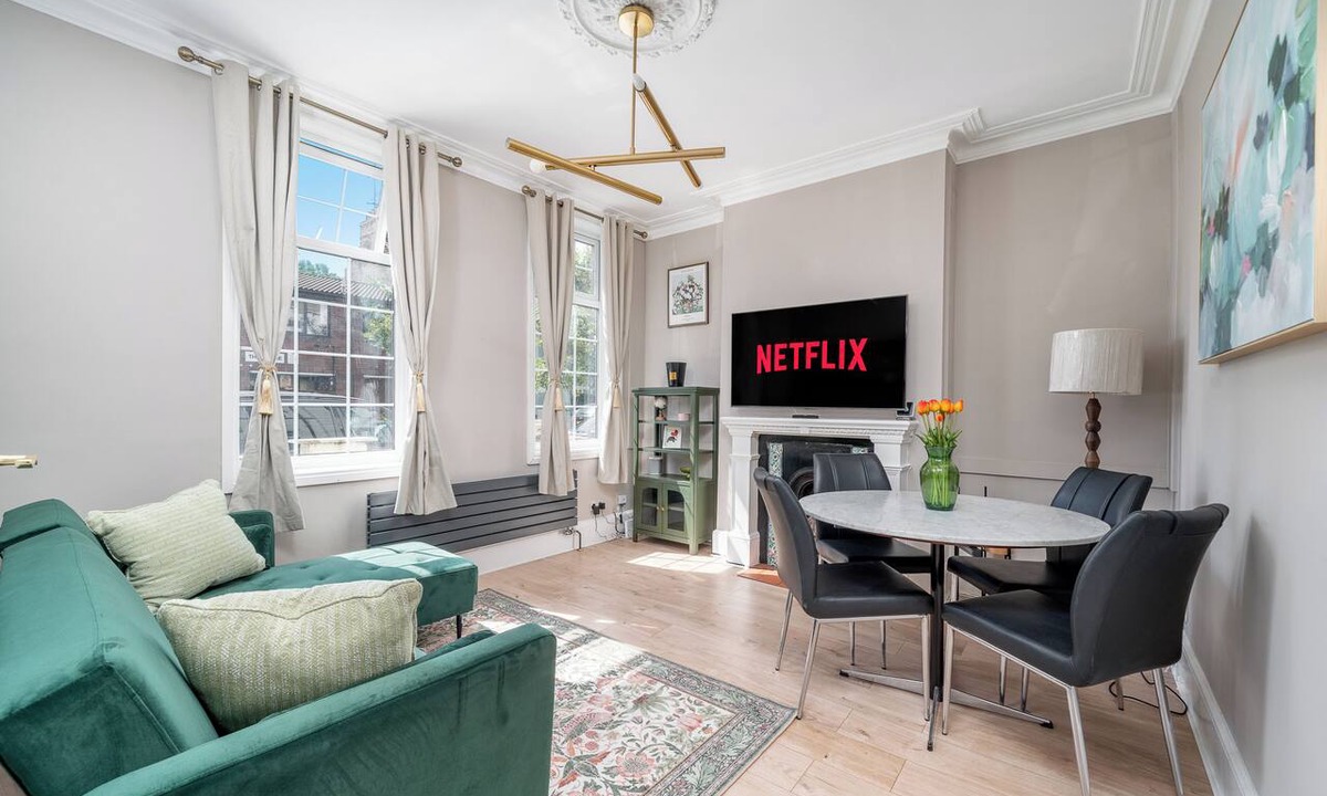 Fulham Broadway Apartment | Stunning 2 Bedroom Apart| Private Garden | Fulham