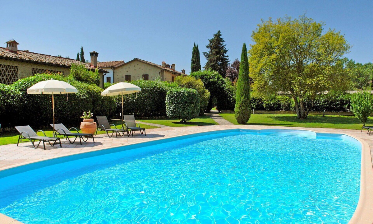 Poggiarello Villa | Stunning villa for 12 people with WIFI, private pool, TV, terrace and pets allowed