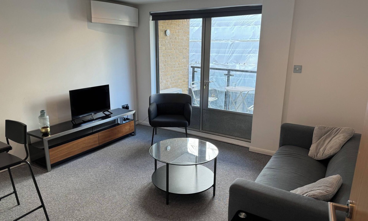 Bishop's Apartment | Stylish One-bedroom apartment in Waterloo