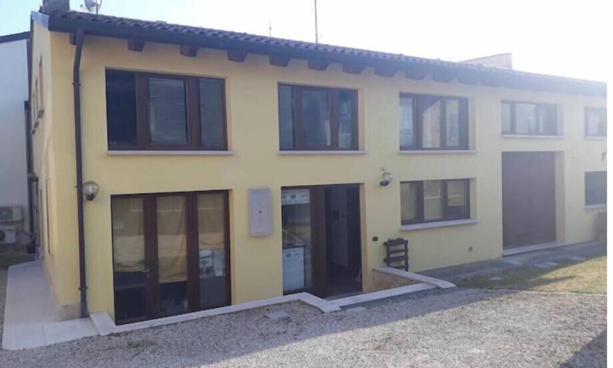 Costermano Apartment | Stylist Casa Studio | Bright Studio Apartment Near Lake Garda