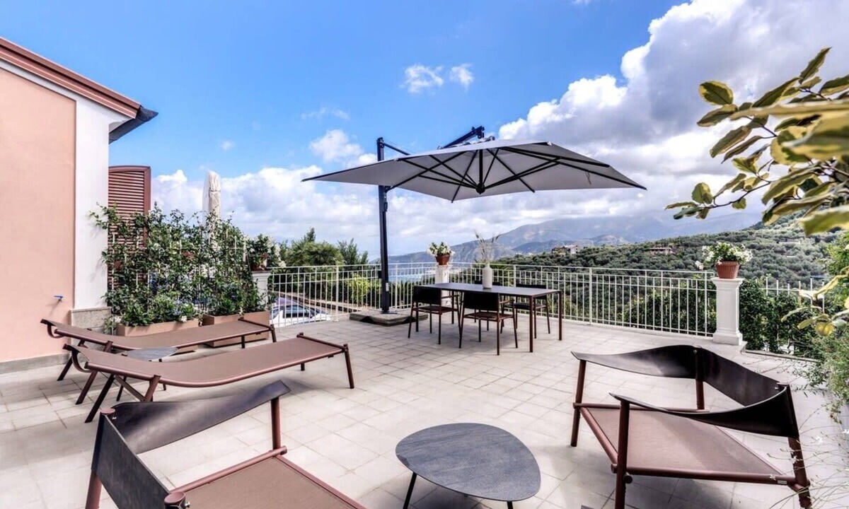 Sant'Agata sui Due Golfi Apartment | Suite La Panoramica by Feeling Italy