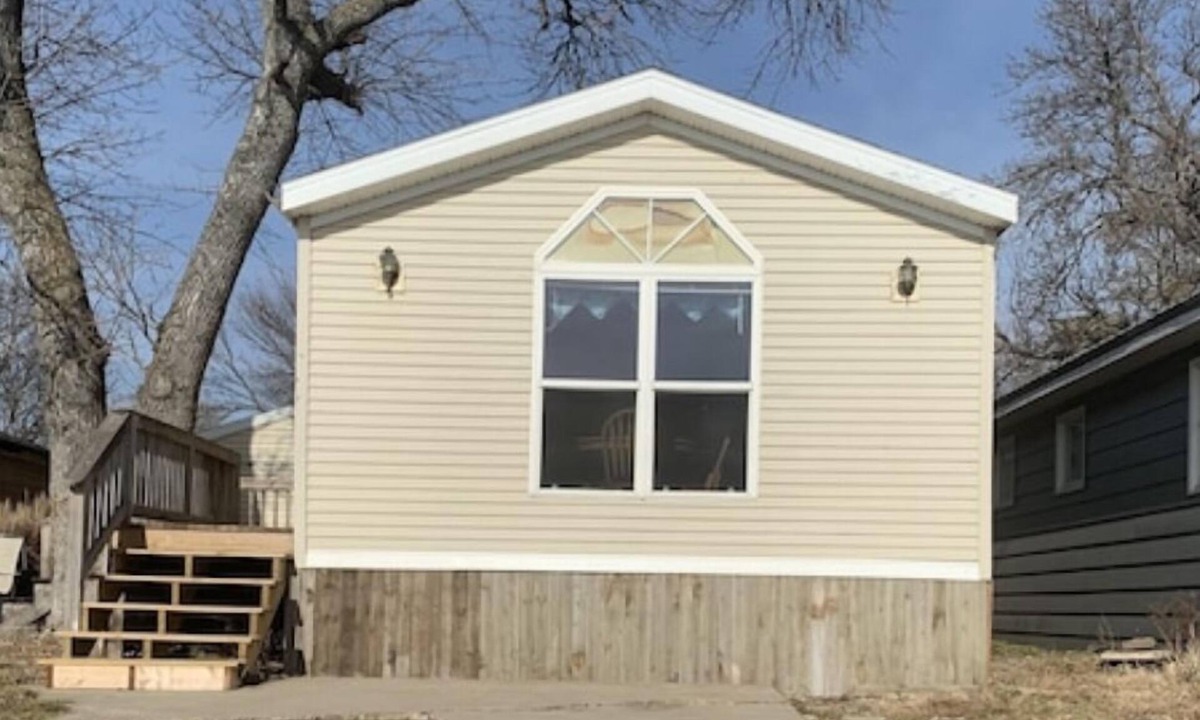 Hamlin County House | Summer Fun! Lake Poinsett. Lakefront! Private Dock. 2 bed 2 bath