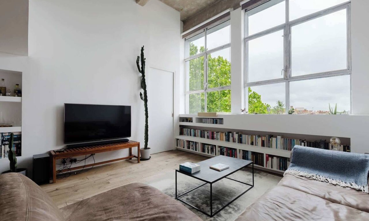 Victoria Apartment | Sunny 1BD Loft Style Flat in the Heart of Hackney