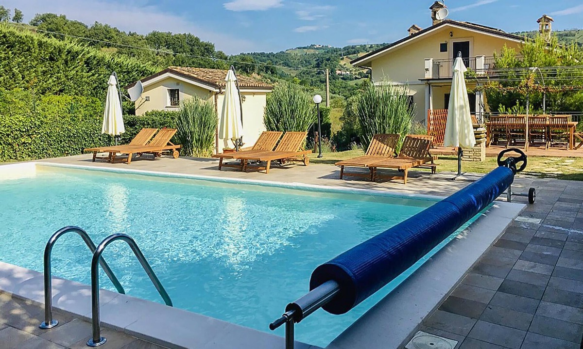 Cellino Attanasio House | Tasteful and beautiful property surrounded by idyllic nature in Cellino Attanasio.