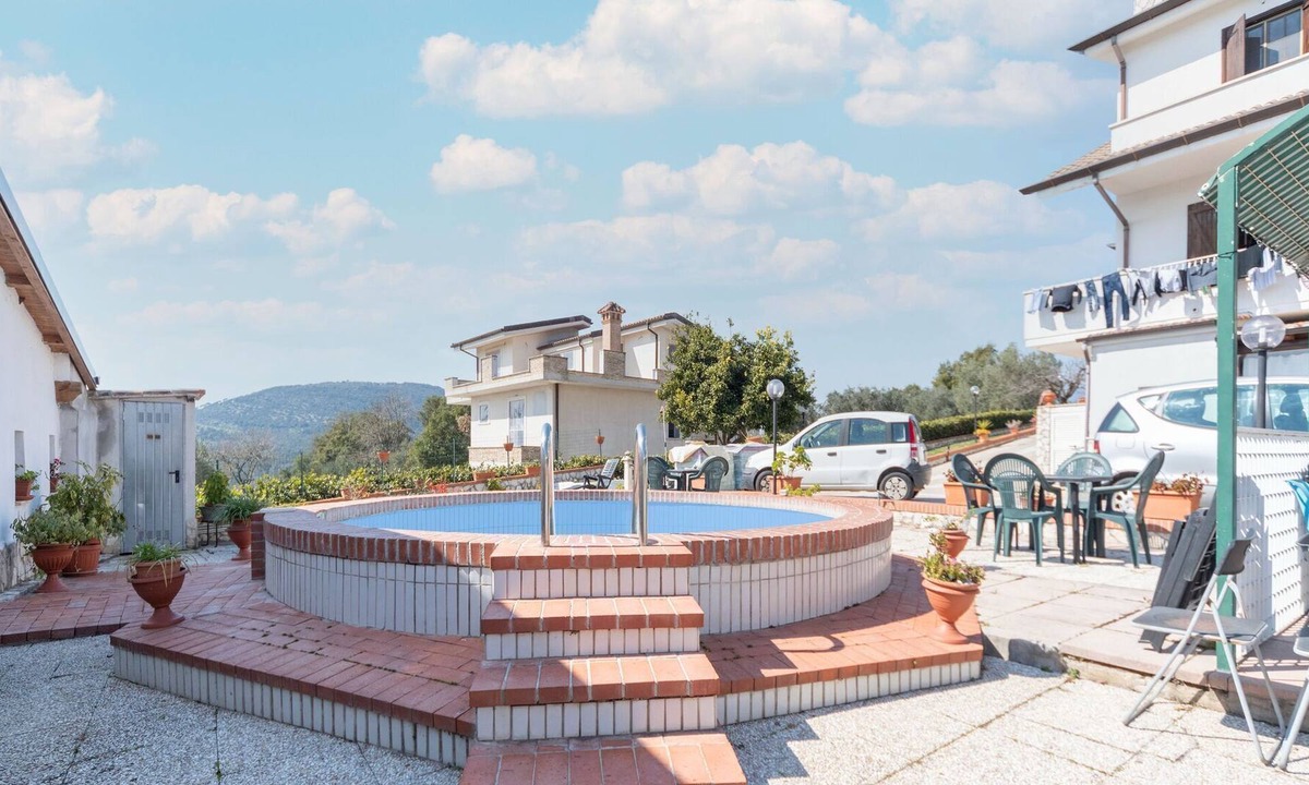 Priverno House | Tasteful holiday home in Priverno with garden