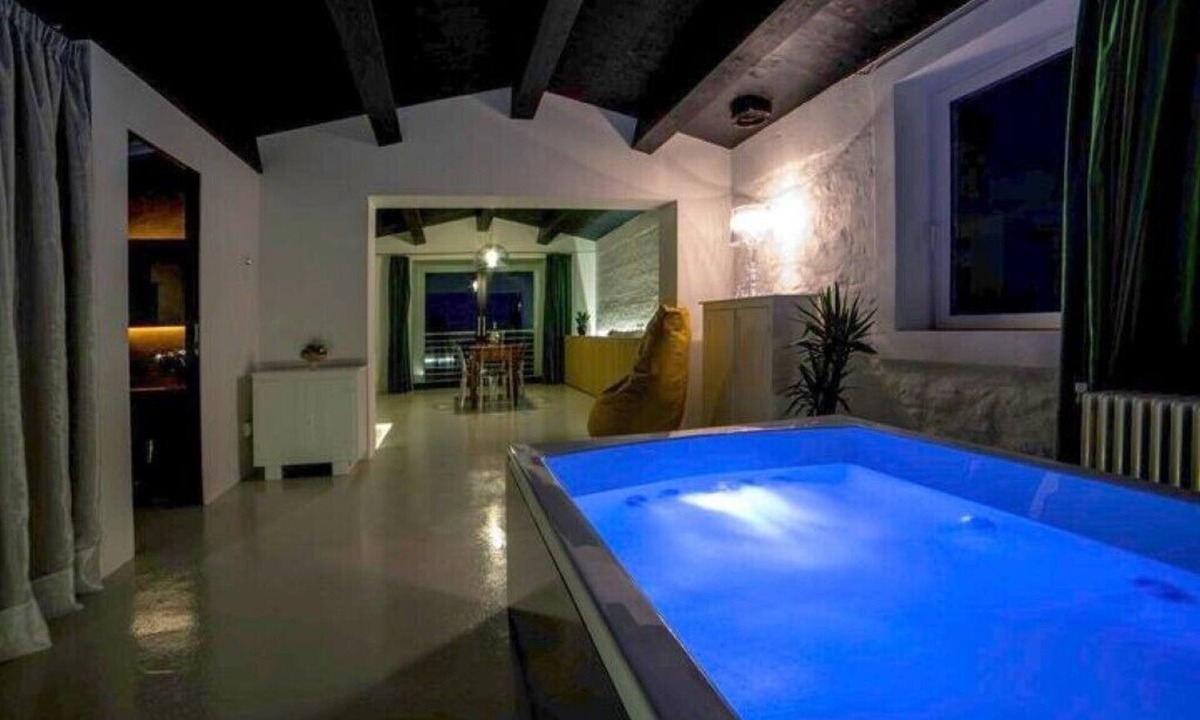 Poggio San Marcello Villa | TENUTA SILENTE exclusive villa