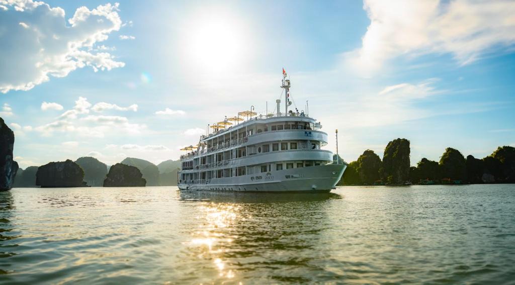 Ha Long Boat Rental | The Au Co Cruise - Managed by Bhaya Cruises