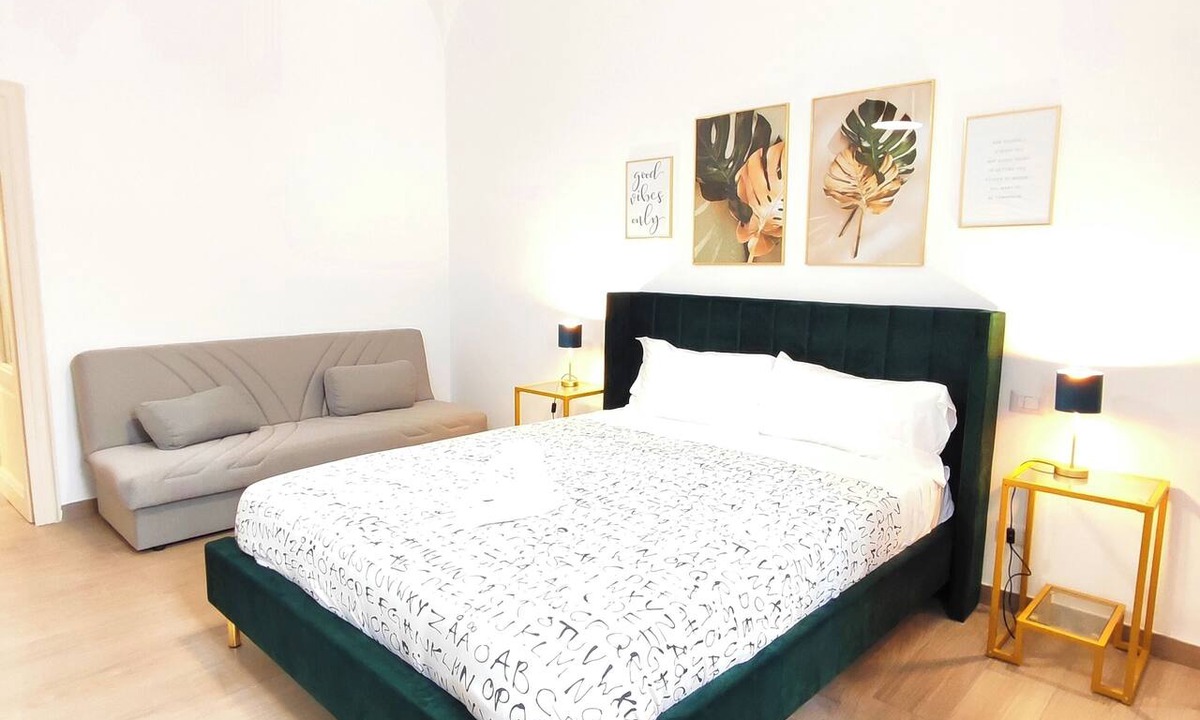 Rione XVIII Castro Pretorio Apartment | The Gold Apartment