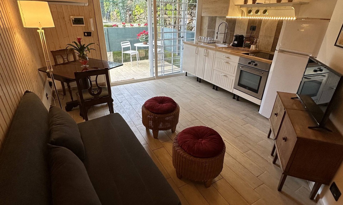 EUR Cottage | The Little House