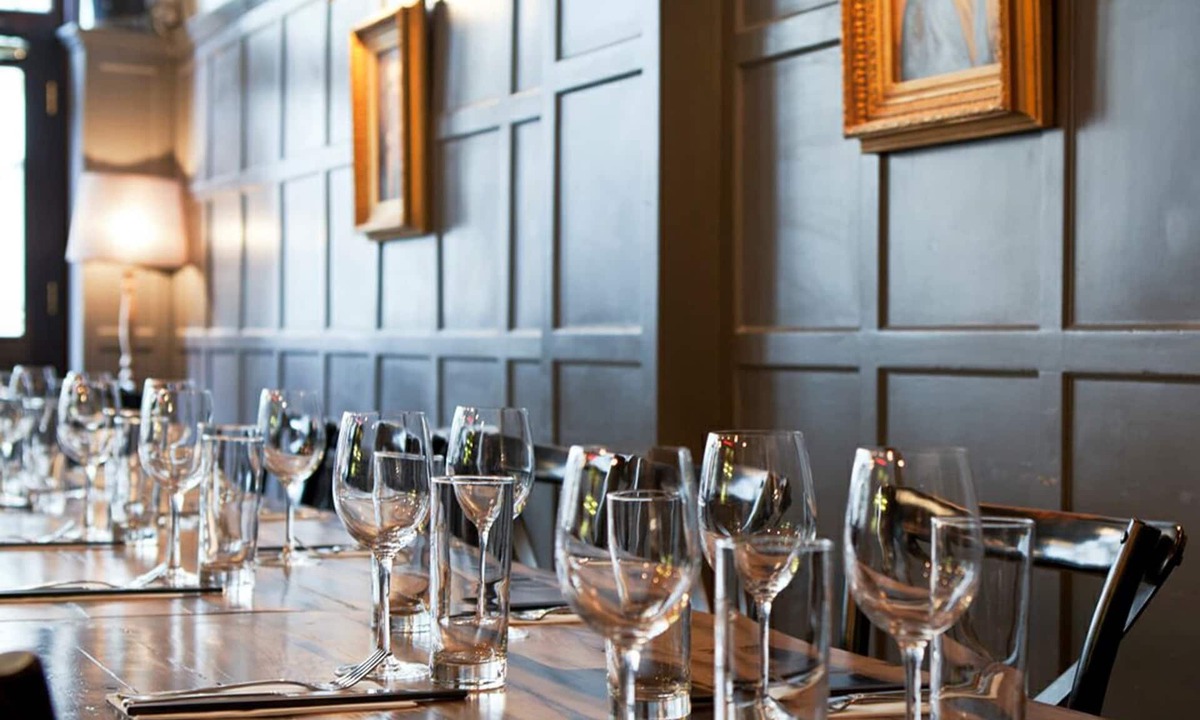 Farringdon Hotel | The One Tun Pub and Rooms
