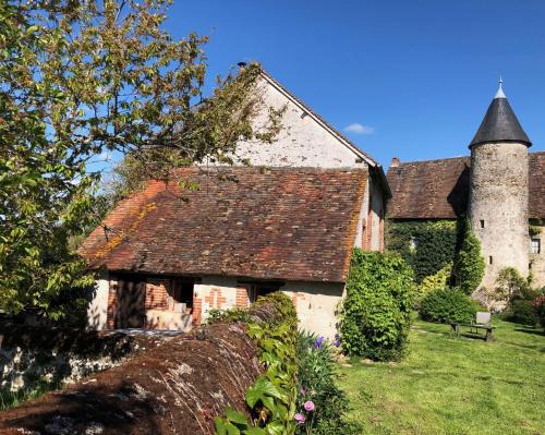 Brigueil-le-Chantre Apartment | The Petit Prince Studio at Chateau Mareuil