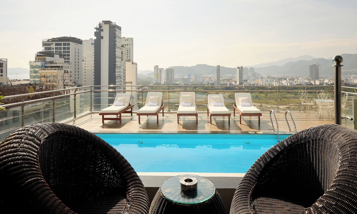 Tran Phu Beach Hotel | The Sol Hotel