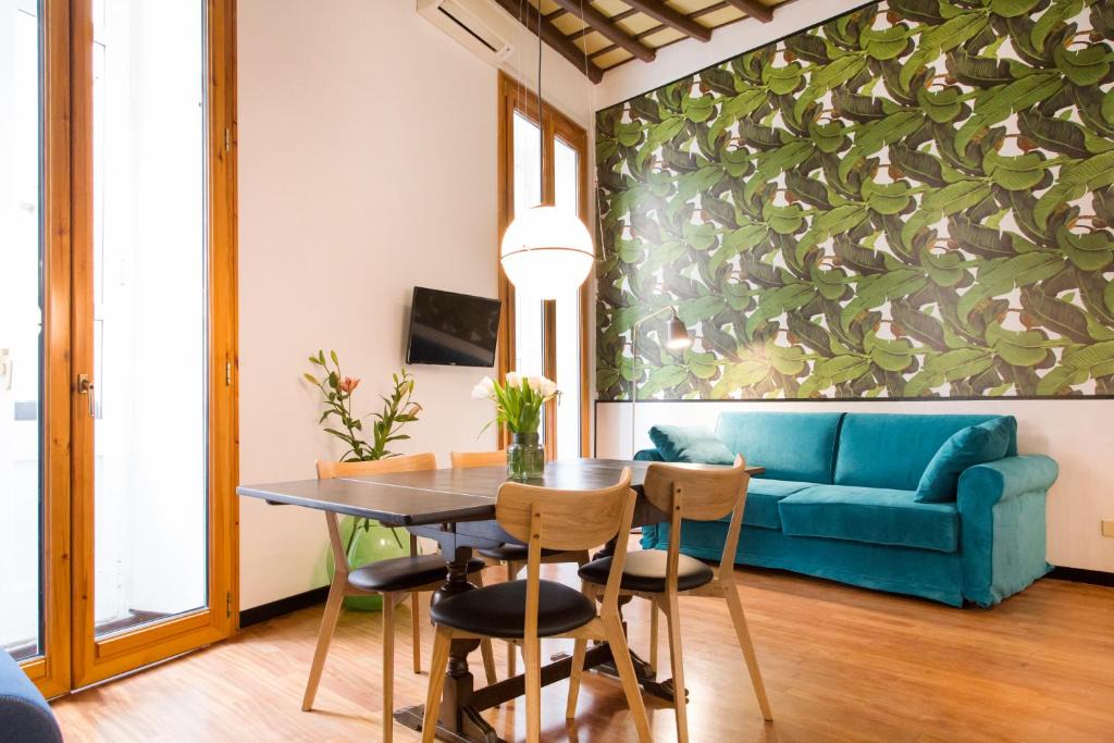 Rione VII Regola Apartment | TrastevereHome - Central Monserrato House with Balcony