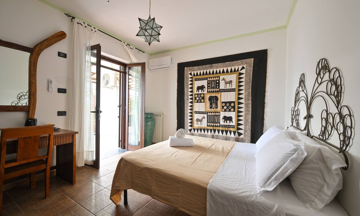 Sant'Angelo Bed & Breakfast | Triple room-Classic-Ensuite with Shower-Garden view